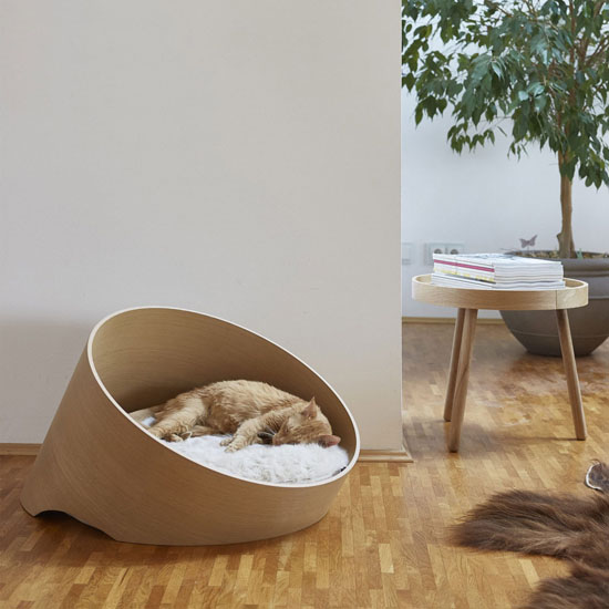 Modern Miacara Covo Dog Lounge by Uta Cossmann