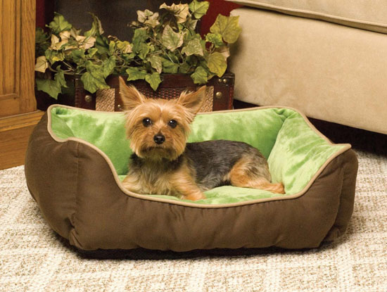 K&H Lounge Sleeper Self-Warming Pet Bed