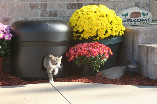 Kitty Tube Fully Insulated Outdoor Cat House with Pillow